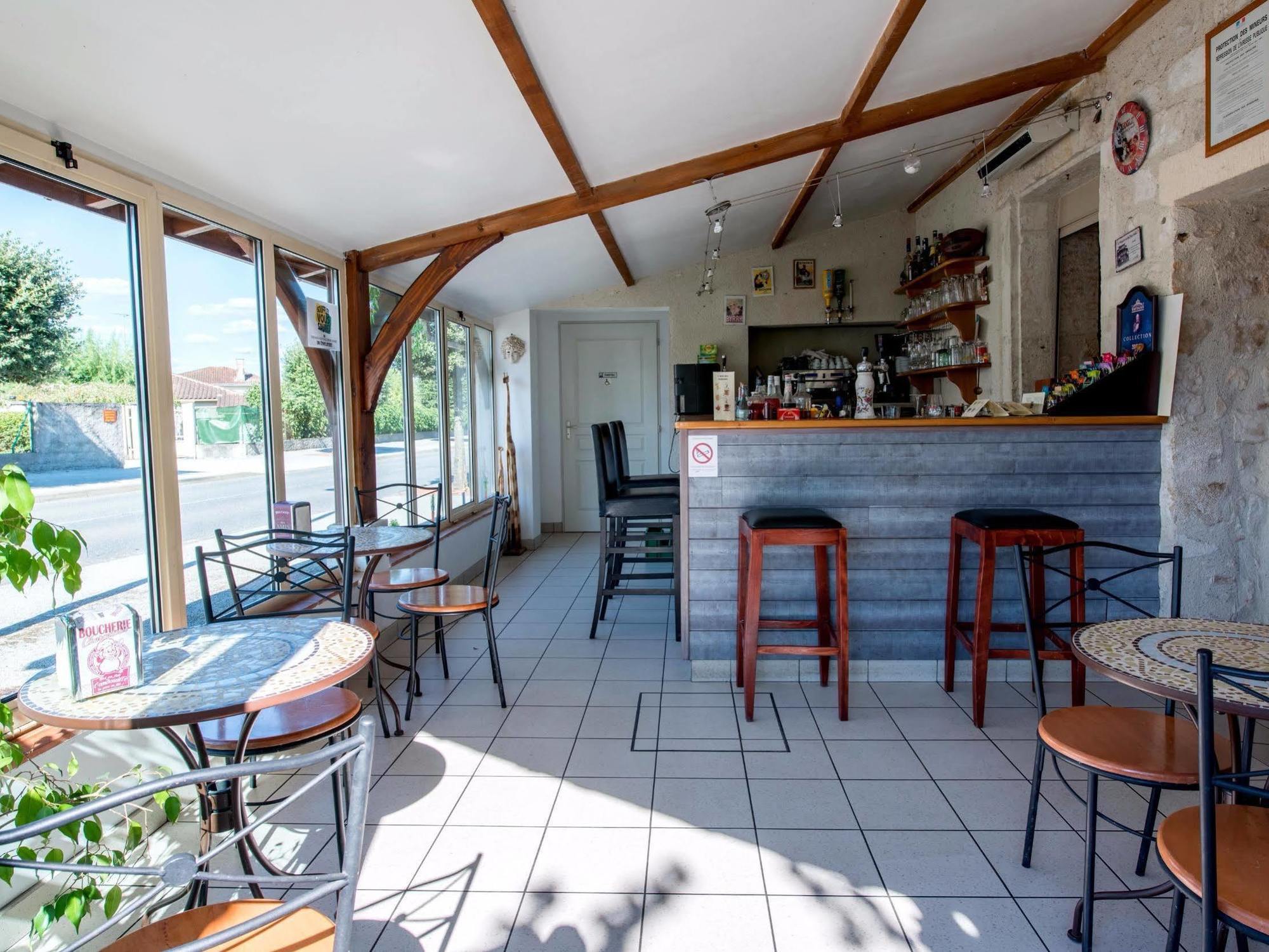 Logis Hotels - Hotel Et Restaurant Les Voyageurs Tournon-dʼAgenais Exteriör bild