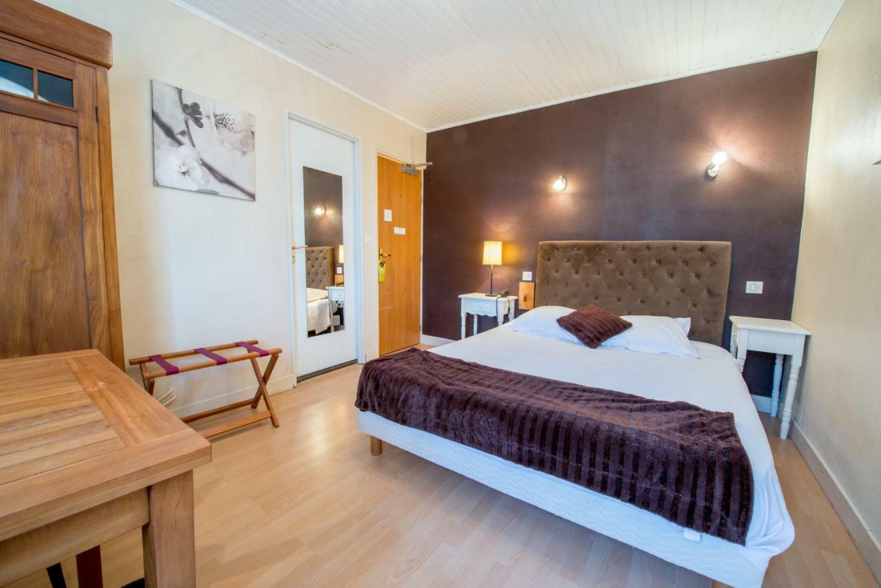 Logis Hotels - Hotel Et Restaurant Les Voyageurs Tournon-dʼAgenais Exteriör bild